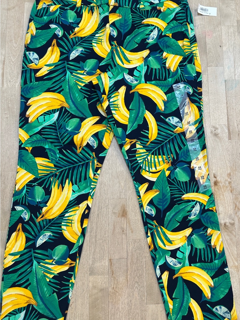 Old Navy Banana Leaf Cropped Pants - Yellow & Green on Black